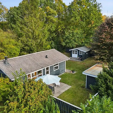 Cozy Summer House Close To The Holiday home *